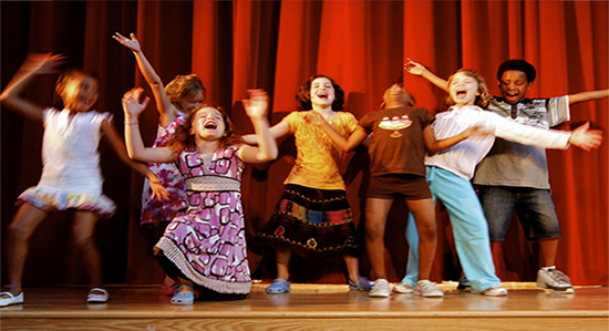 Children-Performing-in-Play