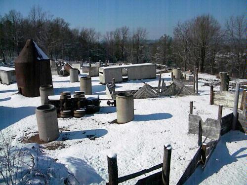 lg_Snow-Covered-Paintball-Field-at-Fort-Red-Rock-Paintball-in-B