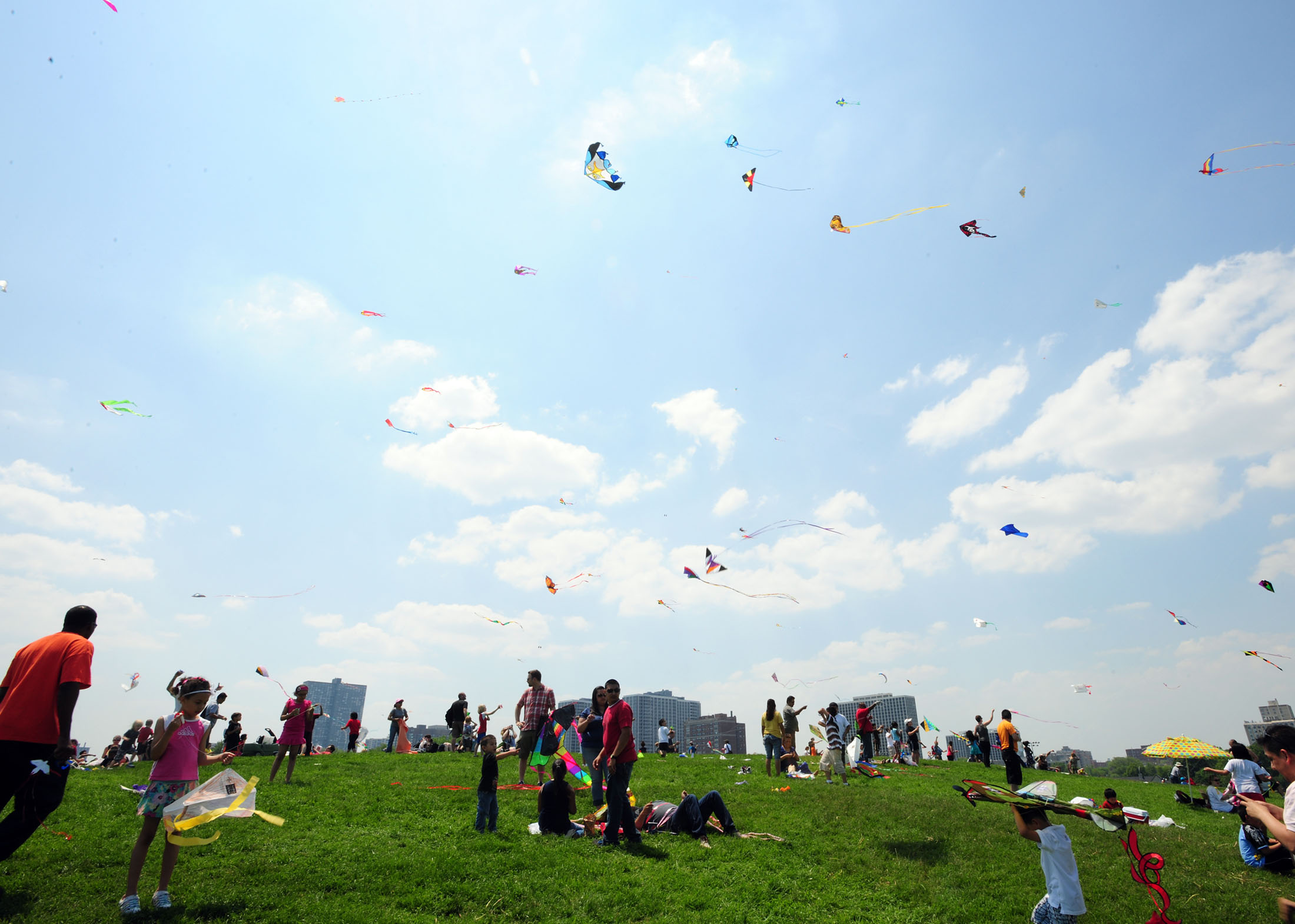 Children fly NATO kites in Chicago